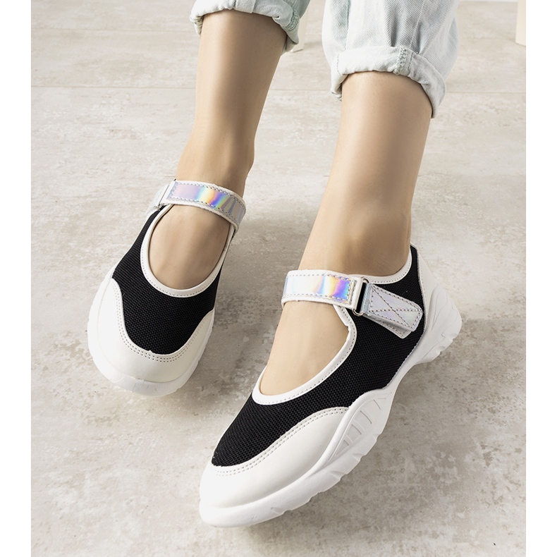 Sapatilhas preto e branco com um encarte de Melania holográfico 1 Sapatilhas preto e branco com um encarte de Melania holográfico 1