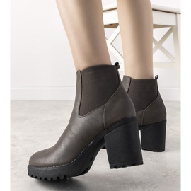 Botas marrons no poste de Brooke marrom 1