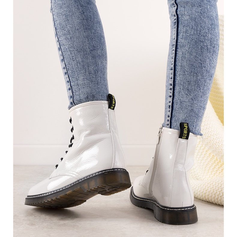 Botas laqueadas brancas femininas Peve branco 1