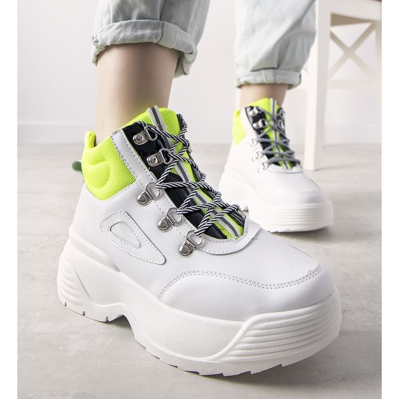 Tênis branco com sola de alta Eloquência 1