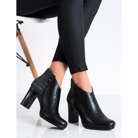 SHELOVET Botas curtas em uma postagem preto 2