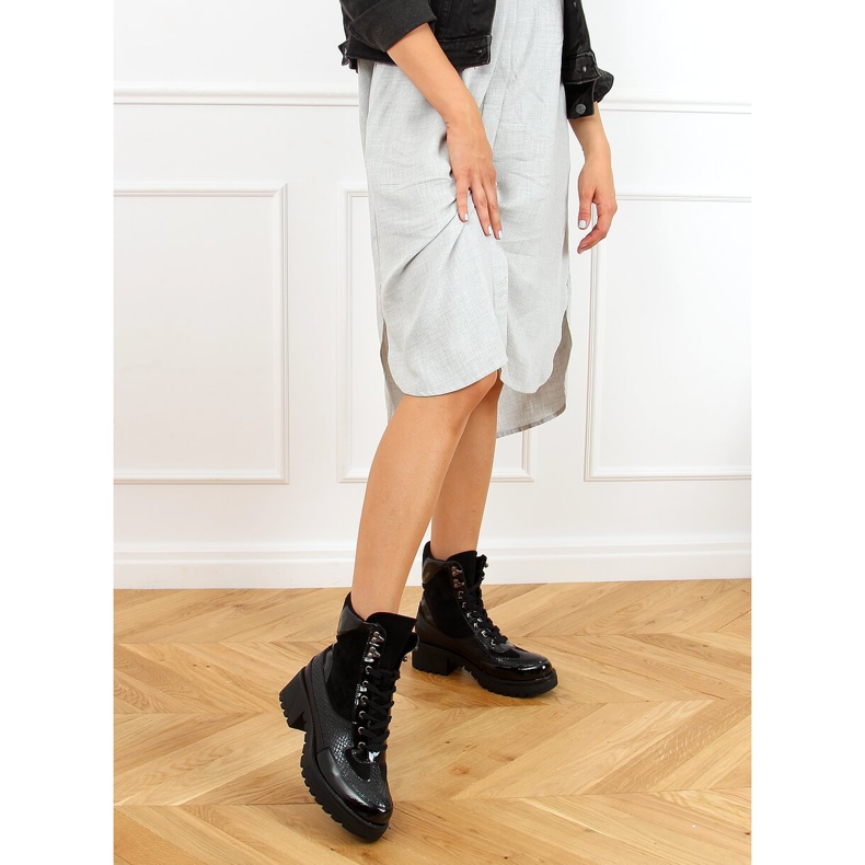 Botas com sola grossa KL-757 Preto 1