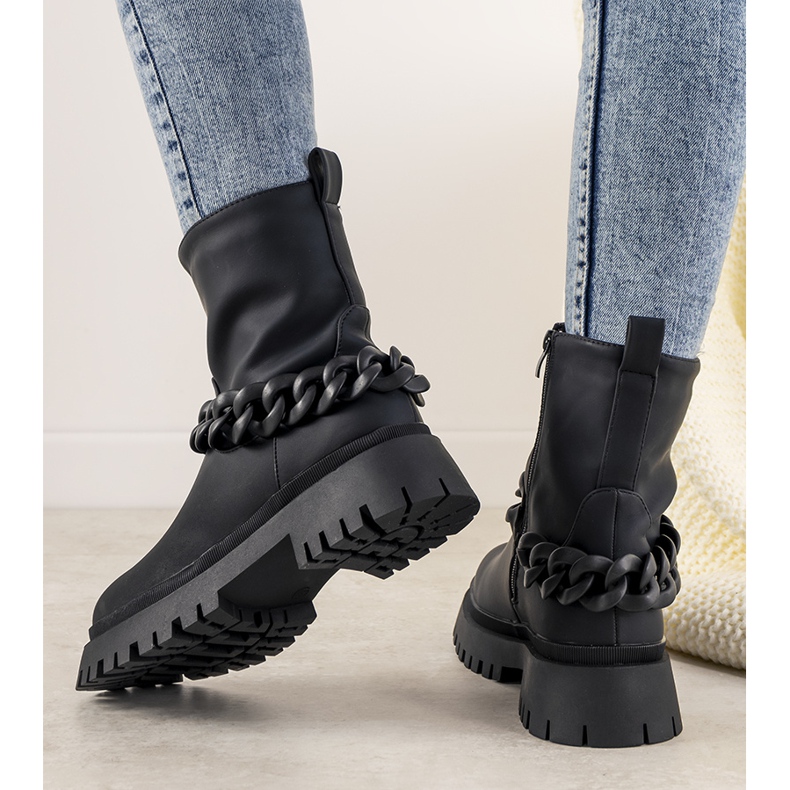 Botas pretas com corrente Inspiration preto 1
