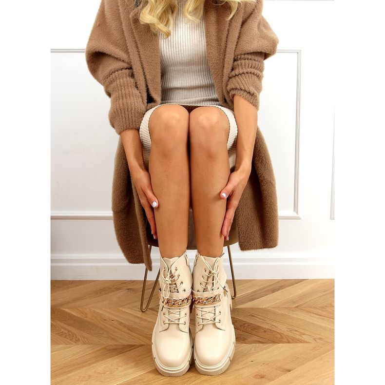 Botas militares bege com corrente HB-106 PU / BEGE 1 Botas militares bege com corrente HB-106 PU / BEGE 1