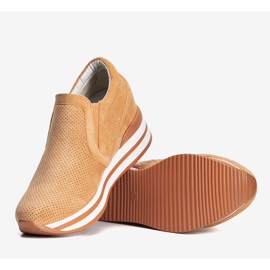 Tênis laranja da Mina 1