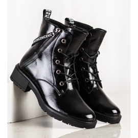 Botas com cinto decorativo VINCEZA preto 2