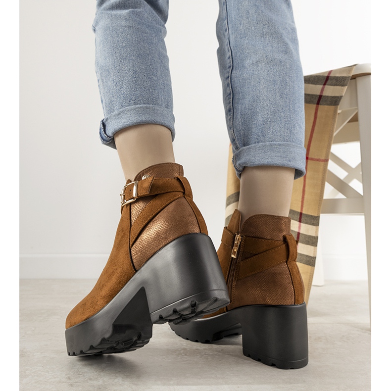 Botas marrons elegantes no poste Haland castanho 1