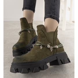 Botas verdes com pulseira Fearless 1
