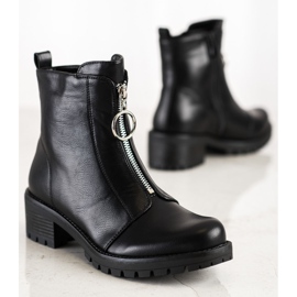 Lucky Shoes Trabalhadores casuais em um controle deslizante preto 1