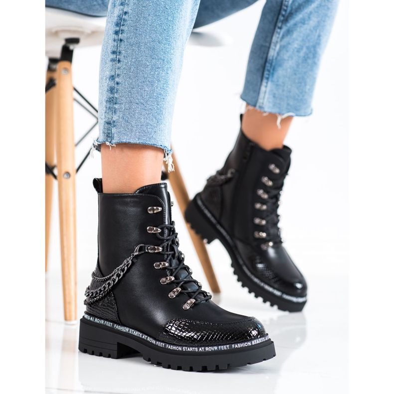 S. BARSKI Trabalhadores com uma corrente de S. Bararski preto 2