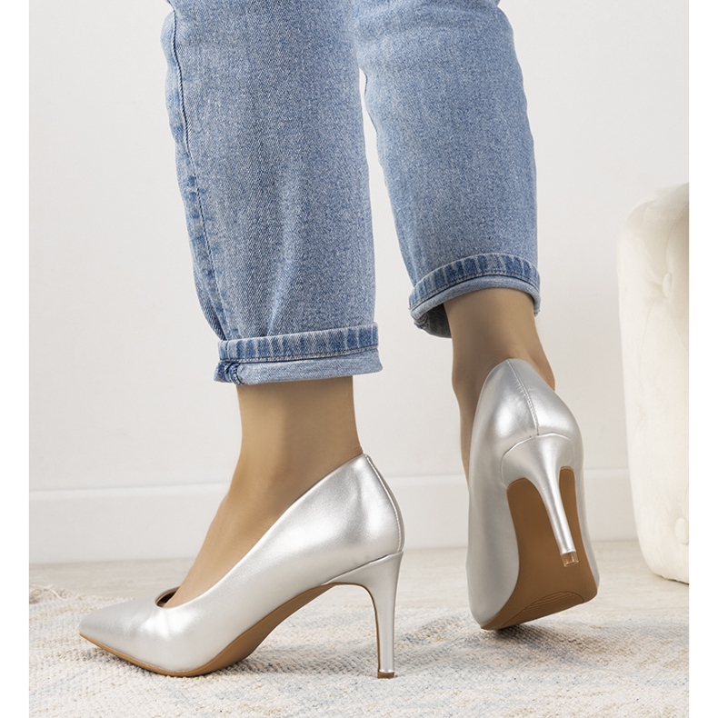 Sapatilhas de prata clássicas com salto agulha Isla 1