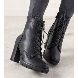 Botas femininas negras com amarração no poste Najera preto 1