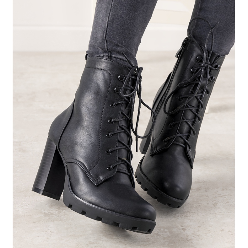 Botas femininas negras com amarração no poste Najera preto 1