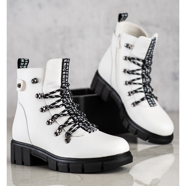 Trabalhadores Brancos na Plataforma VINCEZA 1