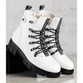 Trabalhadores Brancos na Plataforma VINCEZA 2