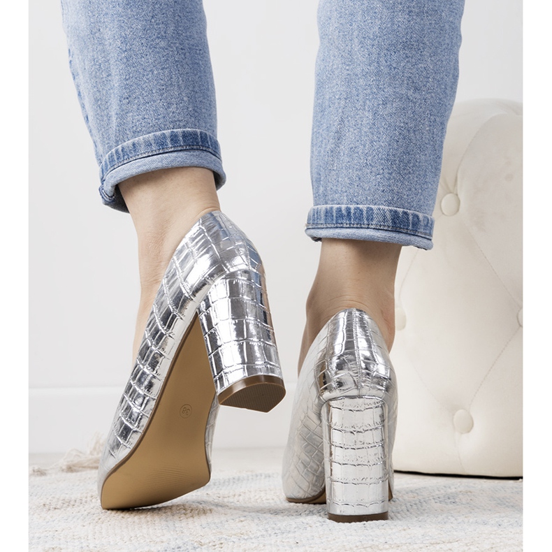 Bombas de prata no posto de Cowen 1