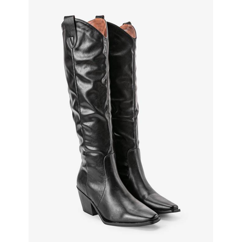 Botas de cowboy pretas no posto de Norris preto 1
