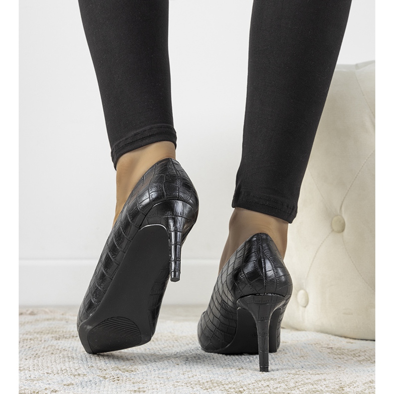 Sapatos pretos com salto agulha Byatt 1 Sapatos pretos com salto agulha Byatt 1