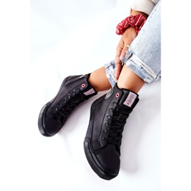 Tênis com isolamento feminino Cross Jeans preto alto II2R4009C 2 Tênis com isolamento feminino Cross Jeans preto alto II2R4009C 2