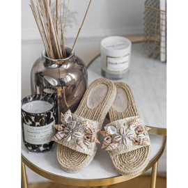 Chinelos Cream Sea Side com conchas bege 1