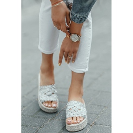 Chinelos prateados na plataforma Sudden Draft prata 2