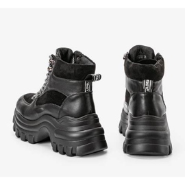 Tênis preto na plataforma Big City Girl 2