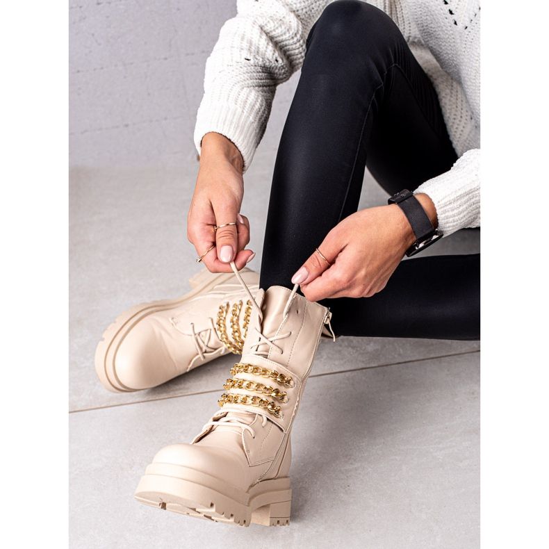 Seastar Trabalhadores com uma corrente bege 1