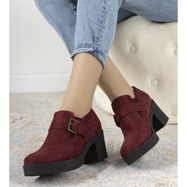 Maroon Brogues no posto de Leonie vermelho 2