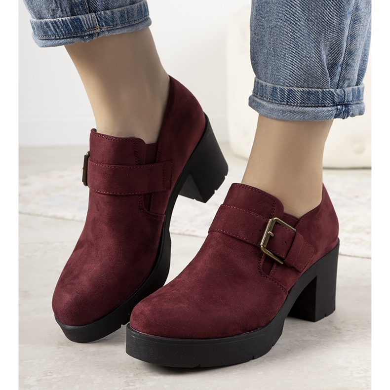 Maroon Brogues no posto de Leonie vermelho 1