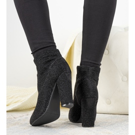 Botas pretas brilhantes de cano alto no poste Birgit preto 1