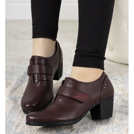 Maroon Brogues no posto Biermann vermelho multicolorido 1 Maroon Brogues no posto Biermann vermelho multicolorido 1