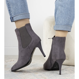 Botas cinza em salto Varela 1