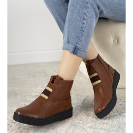 Botas marrons na plataforma Nazario marrom 1