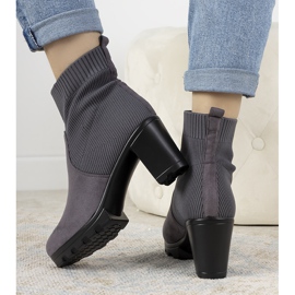 Botas cinza com meia da Soria 1 Botas cinza com meia da Soria 1