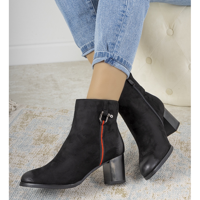 Botas pretas com escoriações de Montano preto 1