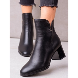 Goodin Botas pretas em um poste preto 2 Goodin Botas pretas em um poste preto 2
