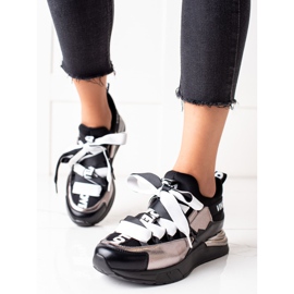 Tênis amarrado com fita VINCEZA preto dourado 1