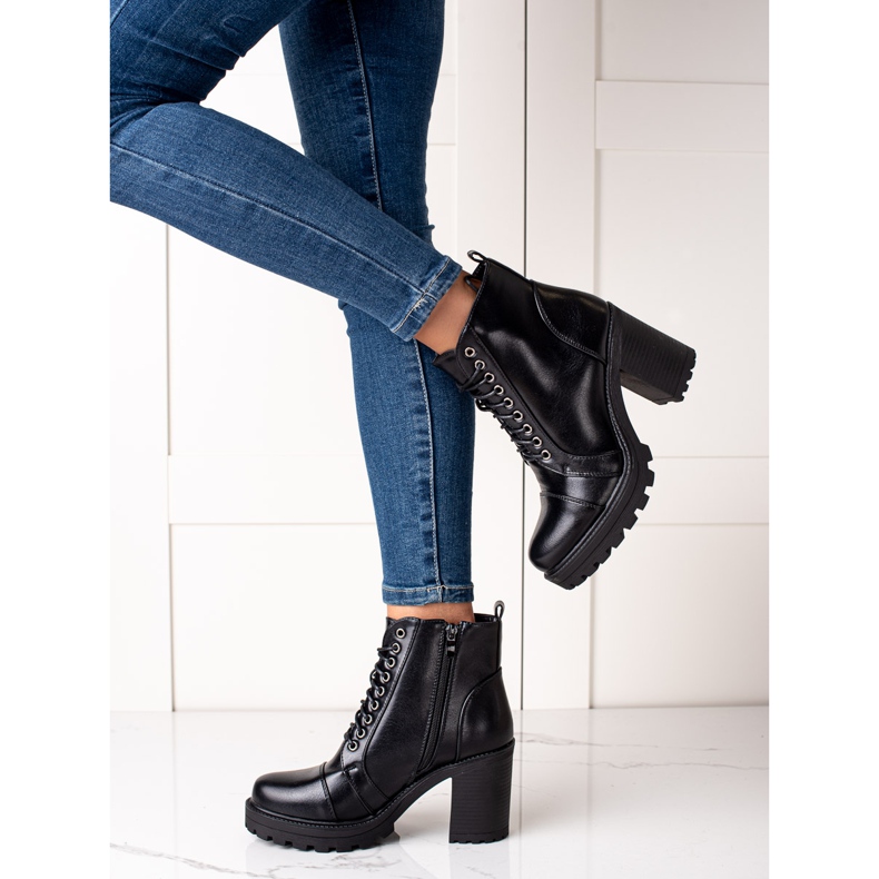 Sweet Shoes Botas confortáveis ​​em um poste preto 2