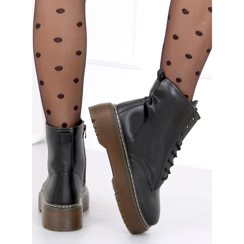 Botas amarradas com martensiaki Jenny Black preto 1 Botas amarradas com martensiaki Jenny Black preto 1