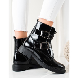 Sixth Sense Trabalhadores casuais em um controle deslizante preto 1