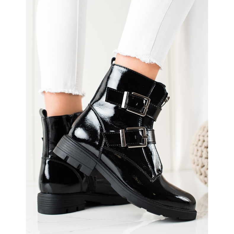 Sixth Sense Trabalhadores casuais em um controle deslizante preto 1