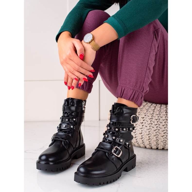 TRENDI Trabalhadores negros com strass preto 1 TRENDI Trabalhadores negros com strass preto 1