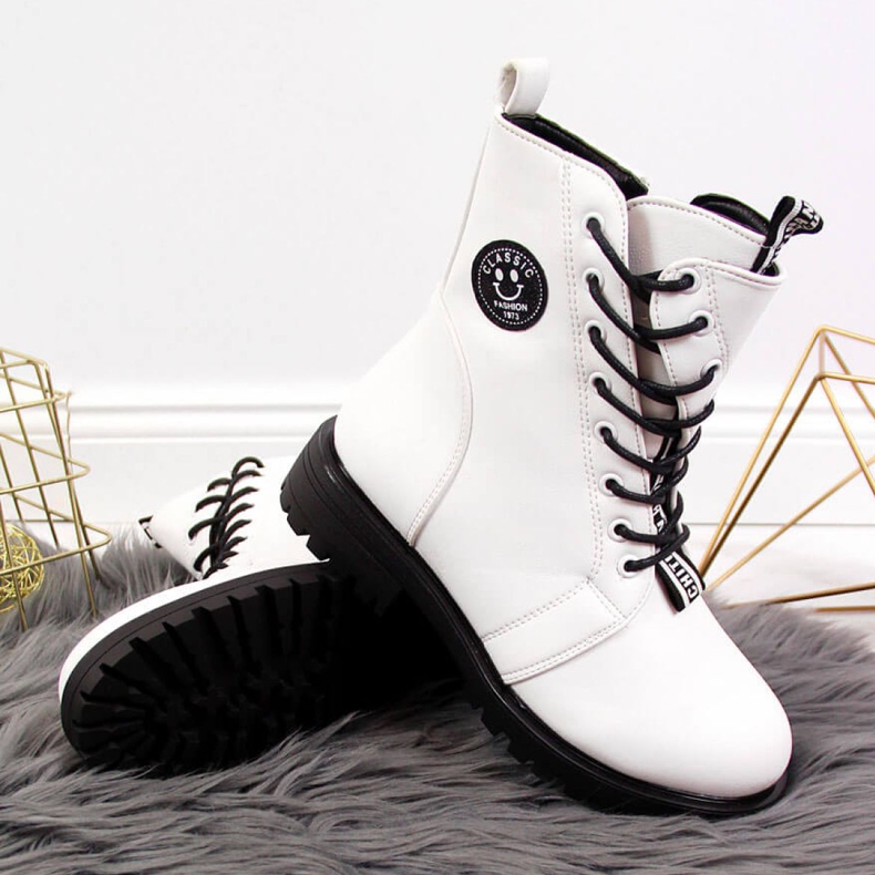 Botas isoladas assimétricas Jr EVE322B brancas branco 2 Botas isoladas assimétricas Jr EVE322B brancas branco 2