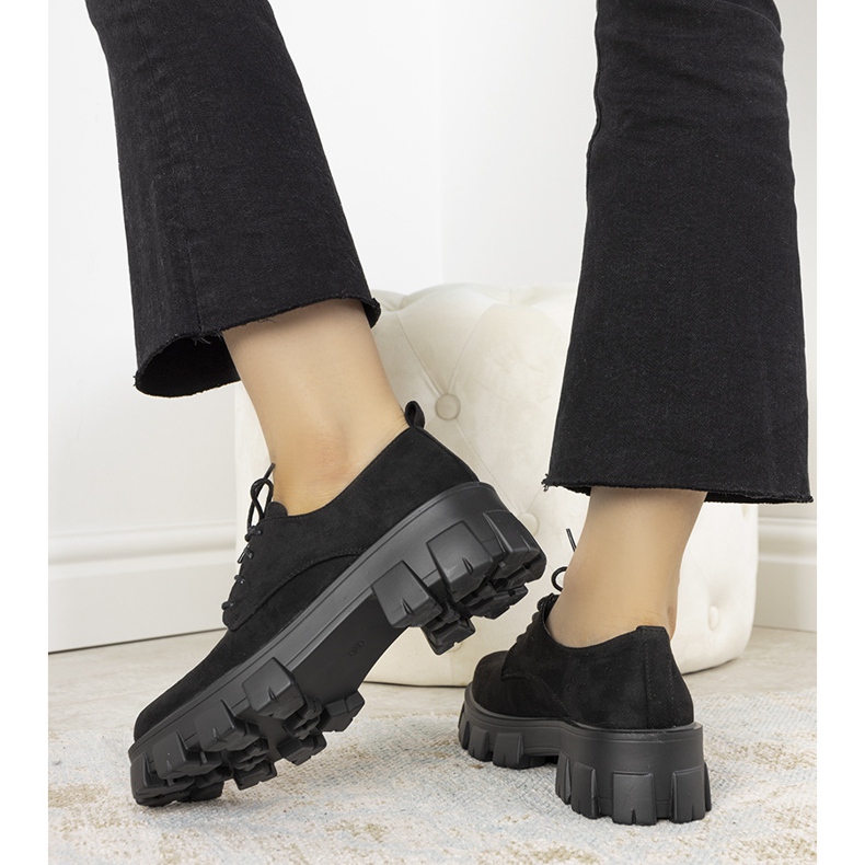 Sapatos pretos com sola grossa Melisande 1 Sapatos pretos com sola grossa Melisande 1