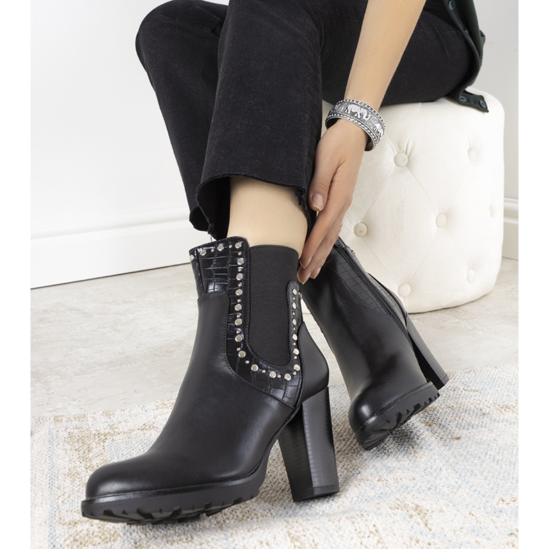 Botas pretas com tachas flamengas preto 1