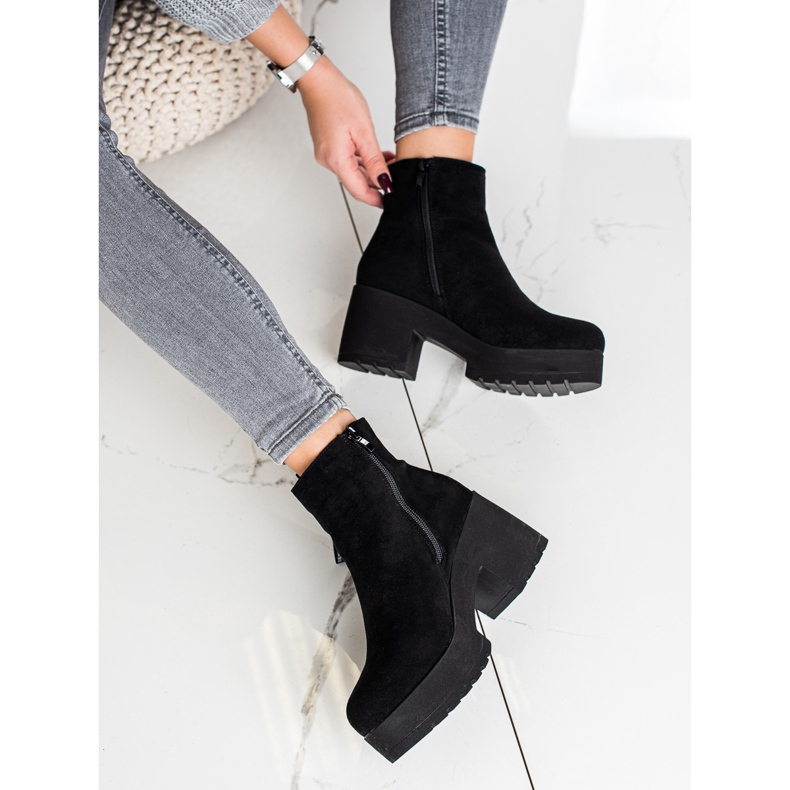 Ideal Shoes Botas elegantes na plataforma preto 1