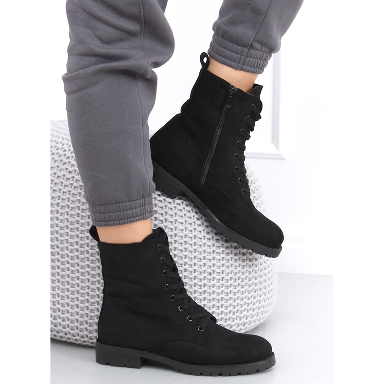 Trabalhadores amarrados por Bente Black preto 1