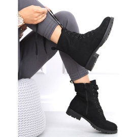 Trabalhadores amarrados por Bente Black preto 2