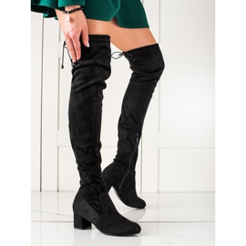 Renda Mosqueteiros casuais preto 1