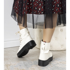 Botas brancas com sola alta Orane branco cru 2